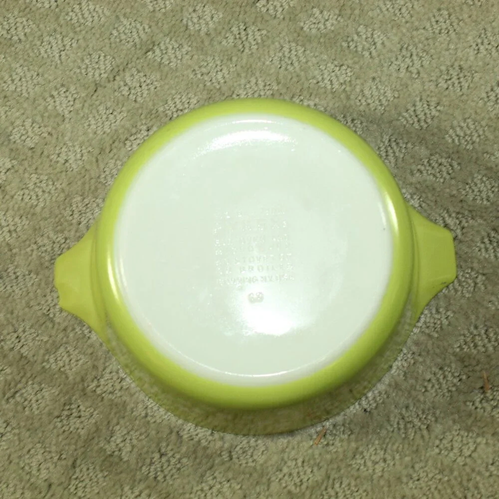 Vintage Pyrex Spring Blossom Light Green Crazy Daisy Casserole 472 B with Lid